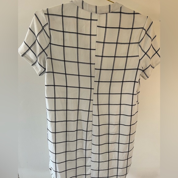 Cream/Beige Dress with Black Accent - Picture 5 of 7